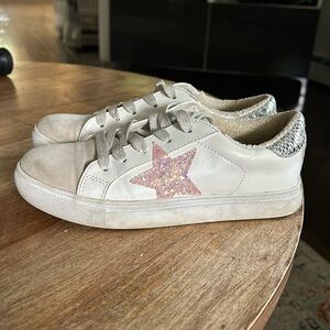 Steve madden sneakers